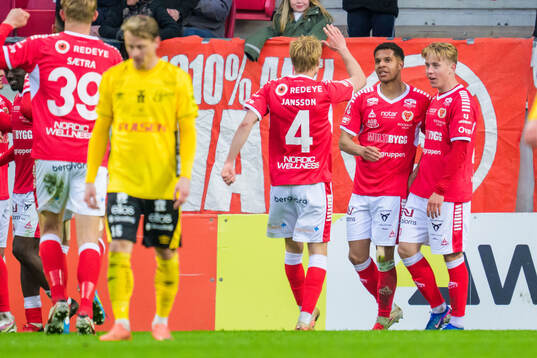 Kalmars Anthony Olusanya jublar