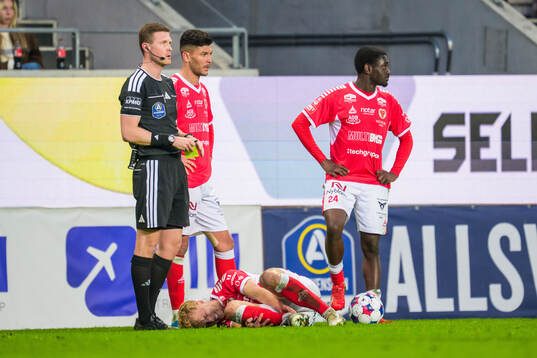Kalmars Victor Larsson har ont