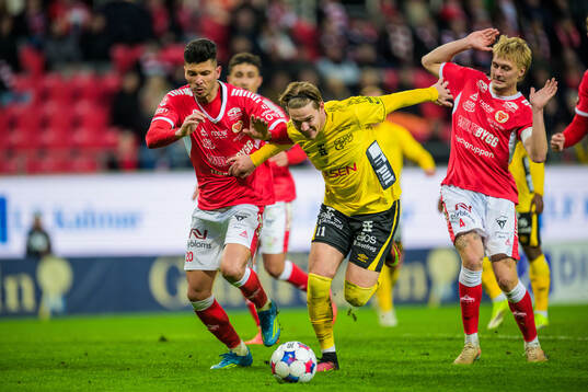 Kalmars Achraf Dari och Rony Jansson och Elfsborgs Taylor