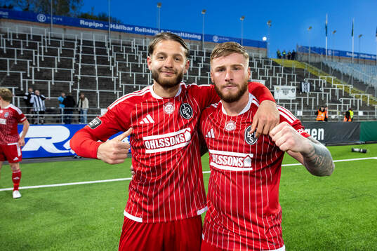 Landskronas Allen Smajic och Markus Björkqvist jublar