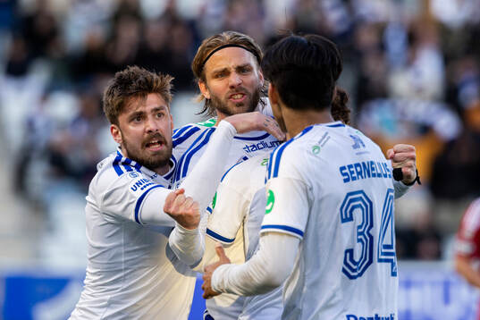 IFK Norrköpings Tim Prica jublar med Christoffer Nyman