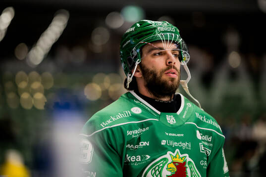 Rögles Josh Dickinson