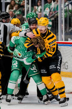 Rögles Fredrik Olofsson och Skellefteås Lars Bryggman