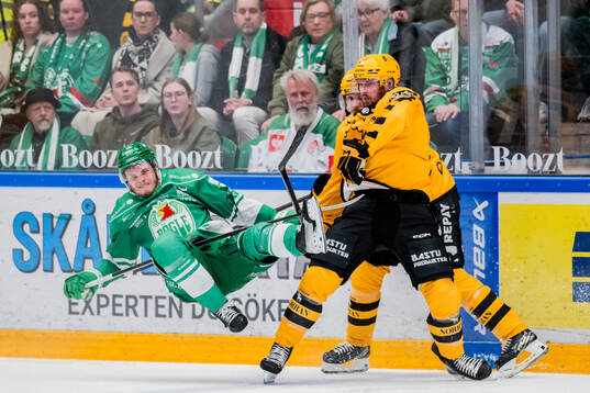 Rögles Felix Nilsson och Skellefteås Martin Lundberg