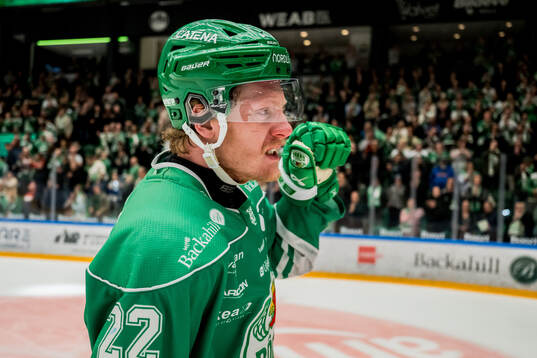 Rögles Fredrik Olofsson jublar