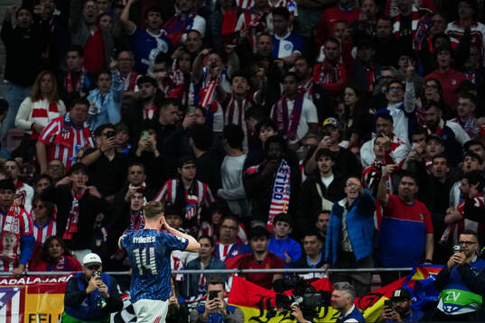 Viktor Gyökeres of Arsenal celebrates