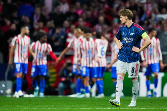 Martin Ødegaard of Arsenal looks dejected