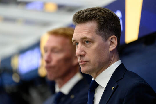 Head coach Sam Hallam of Sweden