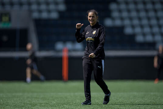 Coach Elena Sadiku
