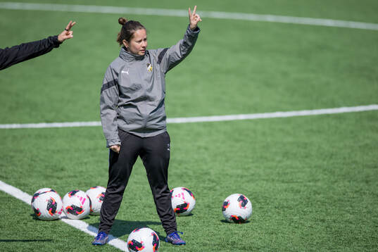 Assistant coach Tiina Jukarainen
