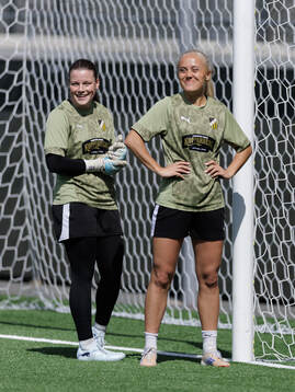 goalkeeper Disa Hellwig and Alva Selerud of Häcken