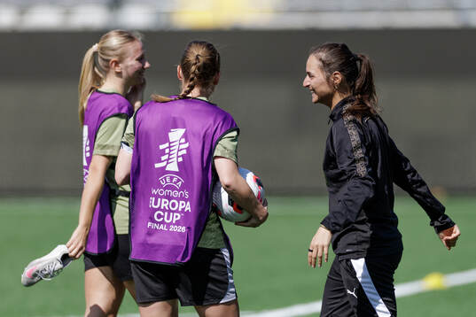 coach Elena Sadiku of Häcken