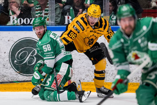 Rögles Filip Johansson och Skellefteås Rickard Hugg