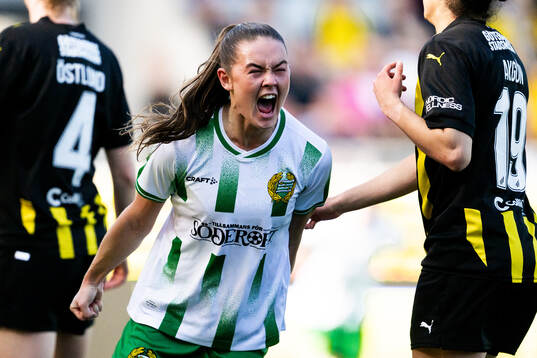 Svea Rehnberg of Hammarby celebrates