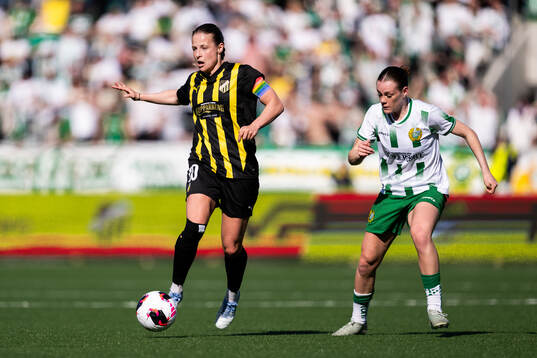 Anna Anvegård of Häcken and Sofia Reidy of Hammarby