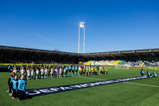 Hammarby and Häcken line up