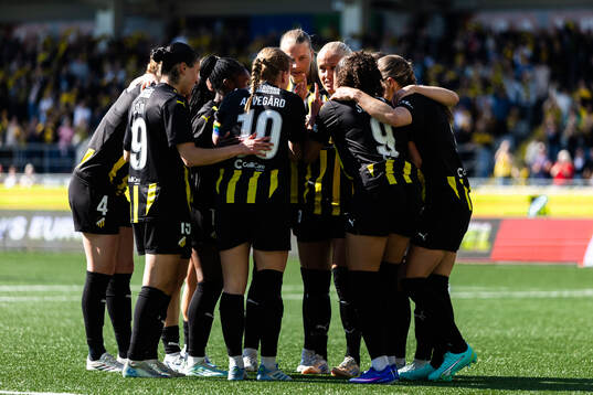 Players of Häcken celebrate