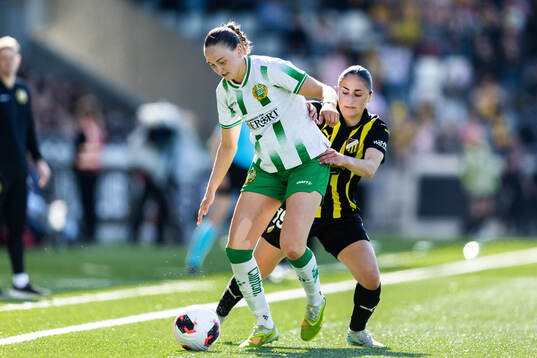 Vilde Hasund of Hammarby and Nesrin Akgun of Häcken