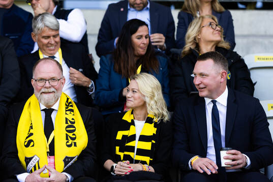 Anders Billström, president of Häcken and Kim Källström