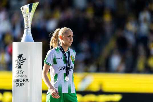 Alice Carlsson of Hammarby looks dejected