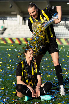 Aivi Luik and Stine Sandbech of Häcken celebrate with the