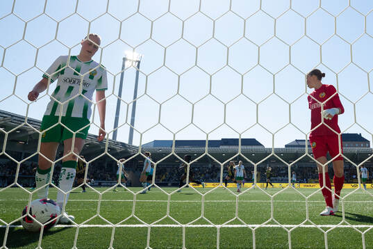 Emilie Bragstad and goalkeeper Melina Loeck look dejected