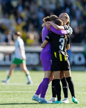 Goalkeeper Fanney Inga Birkisdottir, Stine Sandbech and