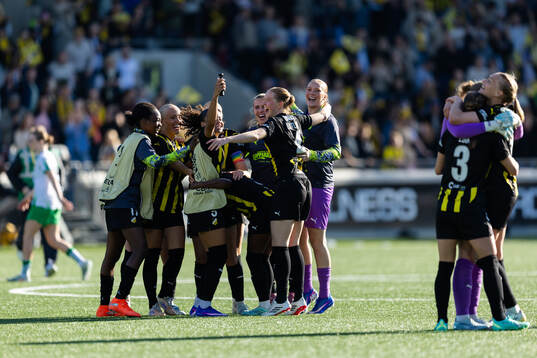 Players of Häcken celebrate