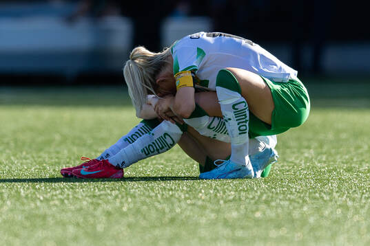 Alice Carlsson of Hammarby looks dejected