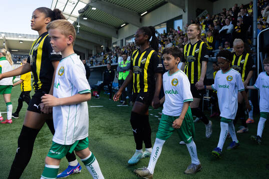 Monica Jusu Bah and Stine Sandbech of Häcken