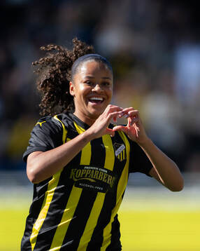 Felicia Schröder of Häcken celebrates