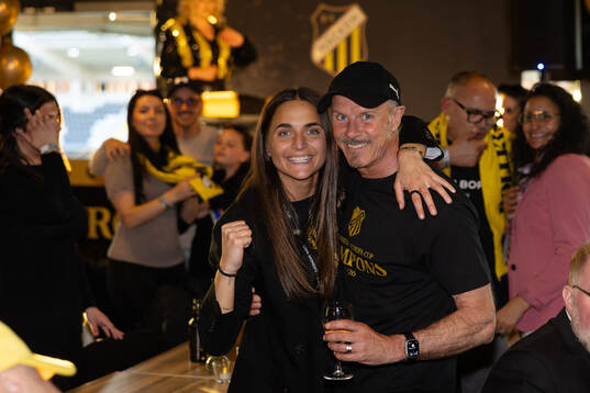 Head coach Elena Sadiku celebrates
