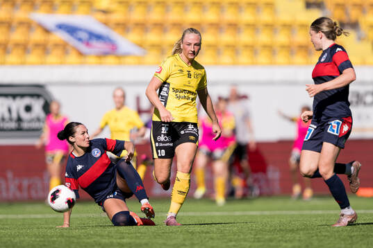 Linköpings Amber DiOrio och Elfsborgs Stina Jensen