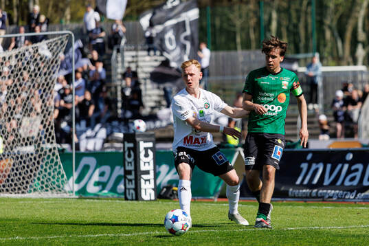 Örebros Christopher Redenstrand och Varbergs Isak Valentin
