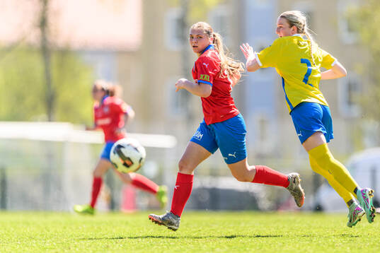 Helsingborgs Moa Hellkvist och Eskilsminnes Wilma Ceder
