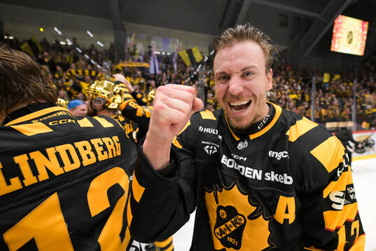 Skellefteås Pär Lindholm jublar
