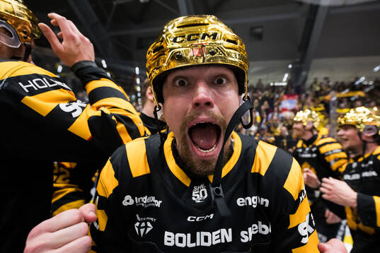 Skellefteås Andreas Johnson jublar