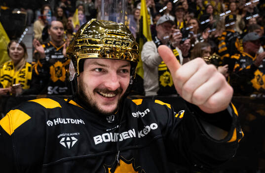 Skellefteås Oliver Okuliar jublar