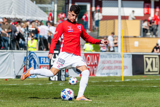 Degerfors Jesus Hernandez Mesas värmer upp