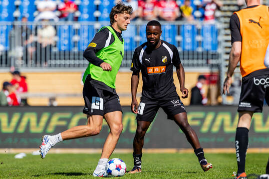 Häckens Silas Andersen och Brice Wembangomo värmer upp