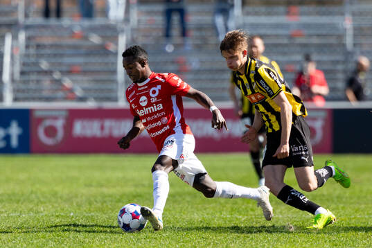 Degerfors Nahom Netabay och Häckens Adrian Svanbäck