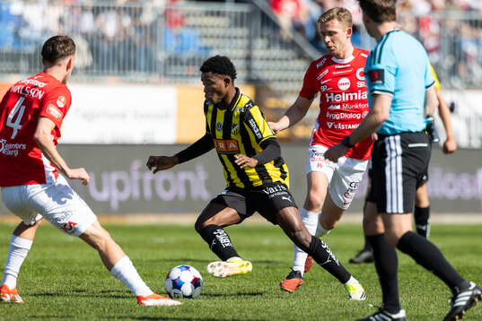 Häckens Abdoulaye Doumbia och Degerfors Ludvig Fritzson