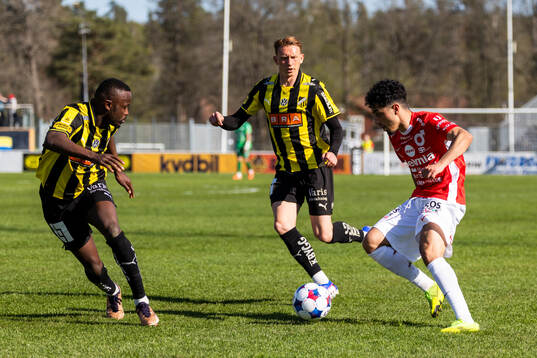 Häckens Brice Wembangomo, Julius Lindberg och Degerfors