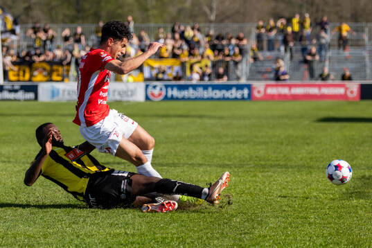 Häckens Brice Wembangomo och Degerfors Elias Barsoum