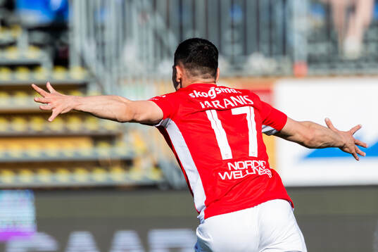 Degerfors Arman Taranis jublar