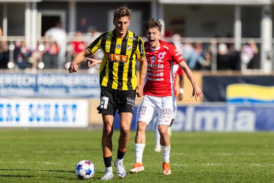 Häckens Silas Andersen och Degerfors Kazper Karlsson