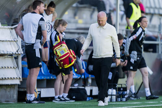 Rosengårds tränare Joel Kjetselberg deppar