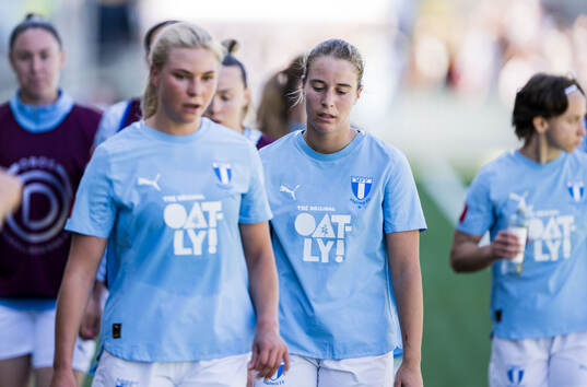 Malmö FFs Courtney Nevin deppar