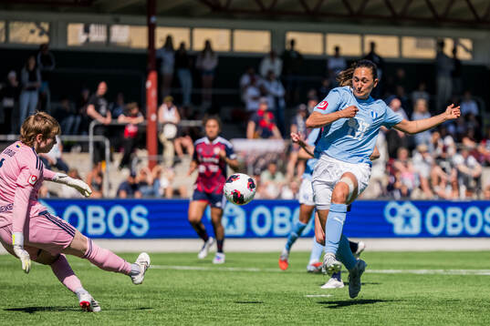 Rosengårds målvakt Moa Edrud och Malmö FFs Isabella