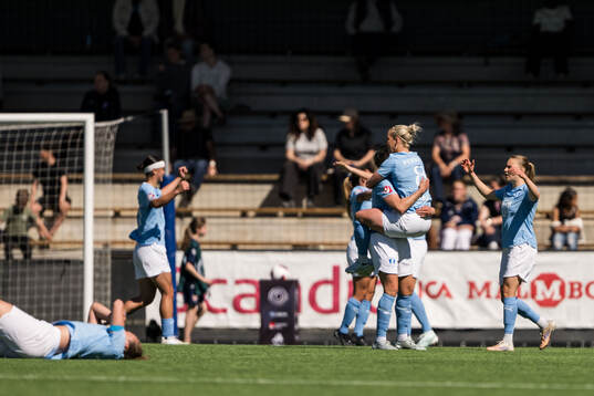 Malmö FFs Mia Persson jublar